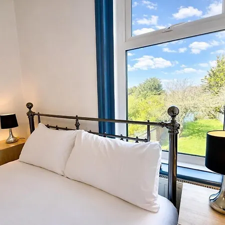 Garden View Beach Apartment - Sleeps 4 - Free Parking - Walk To Beach-2